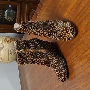 Vince Camuto Leopard Print Wedge Boots Size 7.5